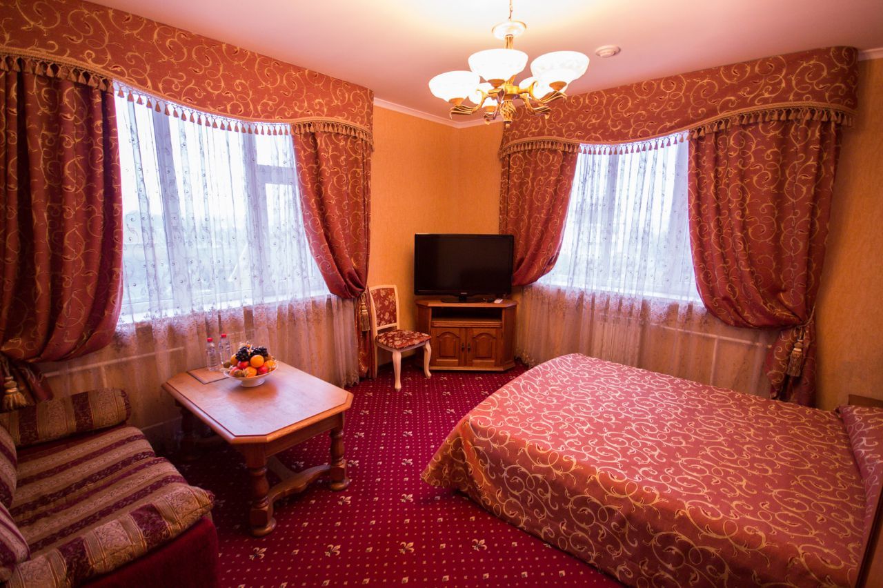 Гостиница корона Краснодар. Отель корона Витязево. Отели на юге России. Отель три короны.