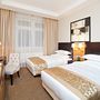 Гринвуд Отель, Двухместный улучшенный номер с 2 кроватями, фото 21