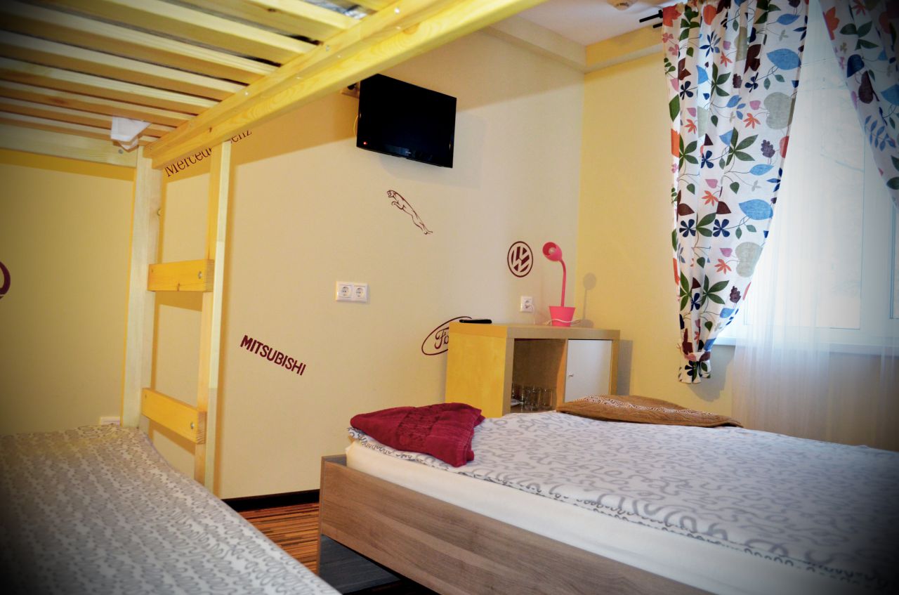 Days hostel. Нижний Новгород хостел Тартария. Город Покров хостелы. Best Days Hostel.