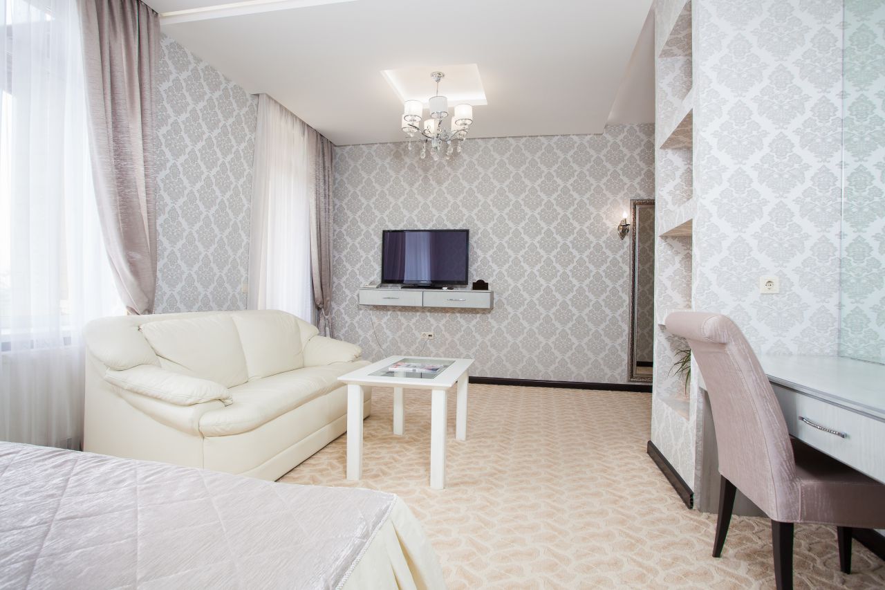 Room краснодар. Sweet Hall Краснодар. Отель Свит Холл Краснодар. Комнаты в Краснодаре. Отель Рич Холл Краснодар.