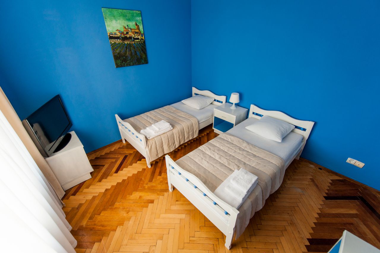 Курск снять. Курск гостиница Bed Breakfast. Badandbreakfast Курск гостиница. Бэд энд Брекфест Курск. Бэд Дэн Брекфаст курс отлель.