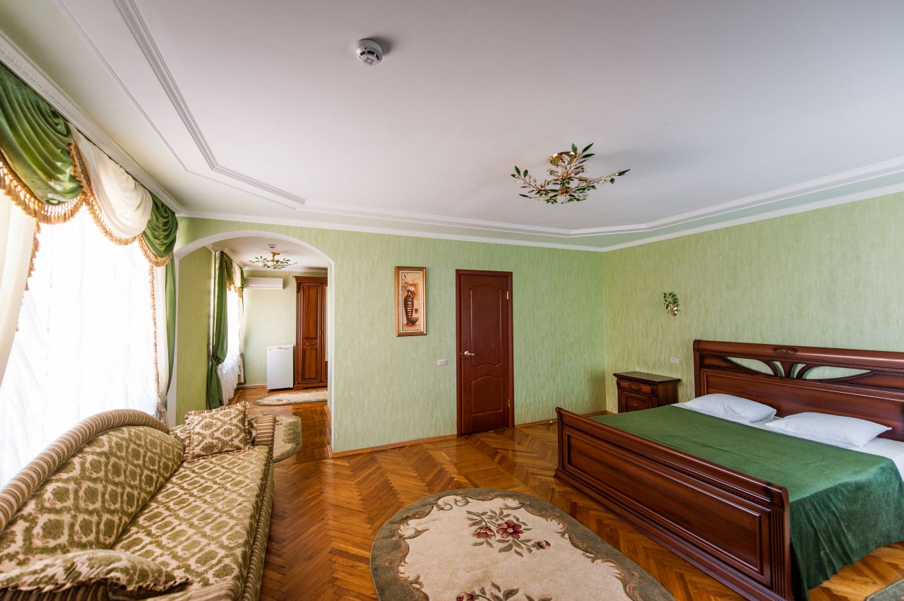 Гостиница курск. Bed and Breakfast Курск. Ленина 87 Курск гостиница. Курск гостиница Bed Breakfast. Гостиница бэд эндкурск.