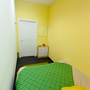 Хостел Тепло, Двухместный номер с одной двуспальной кроватью "желтый", фото 23