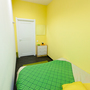 Хостел Тепло, Двухместный номер с одной двуспальной кроватью "желтый", фото 27