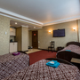 Гостиница Express Hotel & Hostel, Трёхместный улучшенный номер с 3 кроватями, фото 21