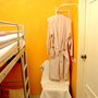 Арт хостел Сквот, Двухместный номер эконом-класса с 2 отдельными кроватями и общей ванной комнатой, фото 16