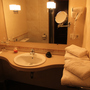 Гранд Петергоф Спа Отель, Ванная комната номера стандарт и улучшенный стандарт, фото 22