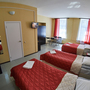 Мини-отель Bridge Inn, Четырехместный номер с одной двуспальной кроватью и двум раздельными, фото 25