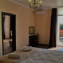Отель Альпен Хаус, Спальня двухкомнатного Полулюкса, фото 3