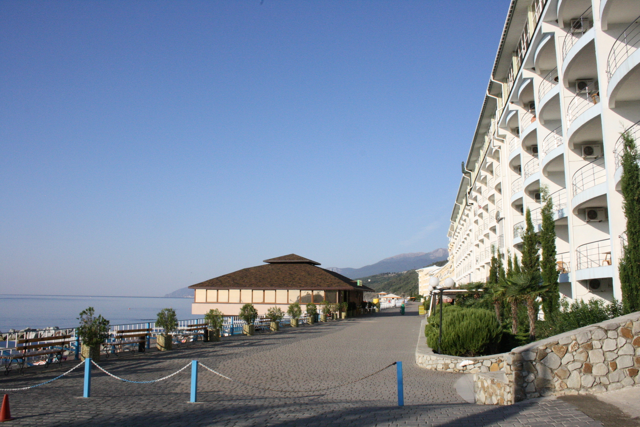 Семидворье алушта снять жилье. Семидворье Алушта. Black Sea Village Семидворье. Г.Алушта, пос. Семидворье. Семидворье Крым фото.