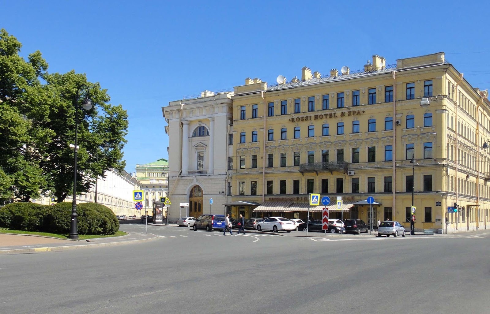 Гостиницы рядом с Александринским театром, Санкт-Петербург